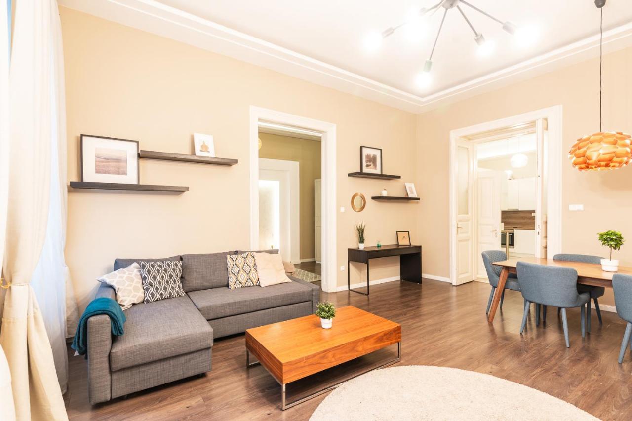 Spacious Luxury Apartment At The Heart Of Budapest Exterior photo